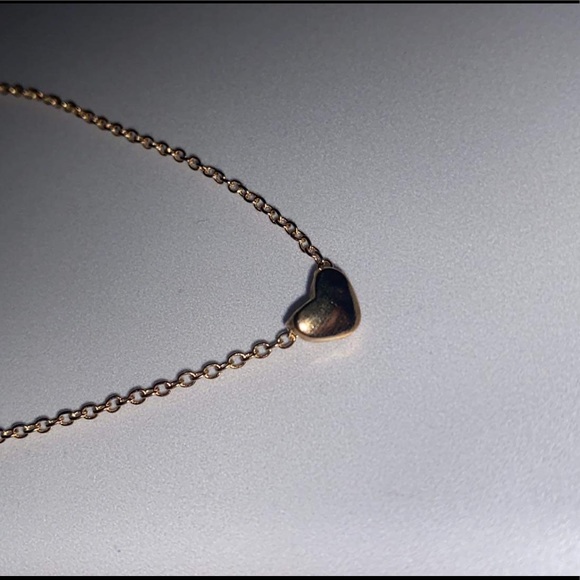 Dainty heart necklace! - Picture 2 of 2